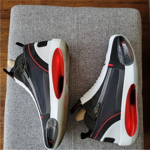 Jordan 34 SE (Size 11) - Picture 3 of 7